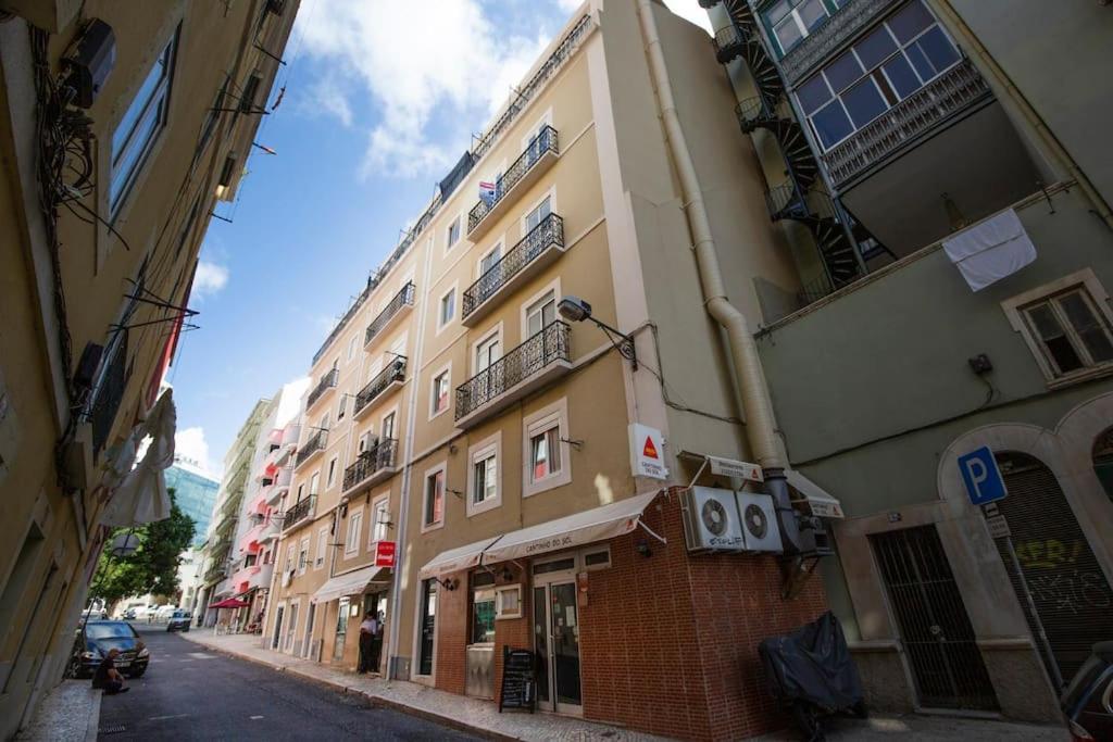 Santa Marta Cozy Apt W/ Ac Лиссабон Экстерьер фото